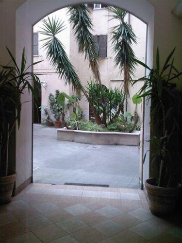 Roma Prince Inn Accommodation Gasthof 2*